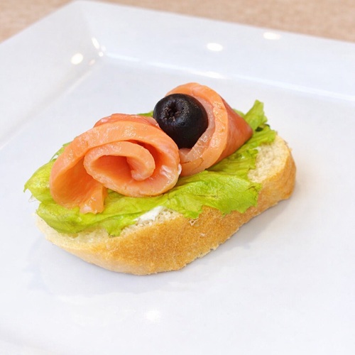 Бутерброд с красной рыбой, буфет Камерного театра