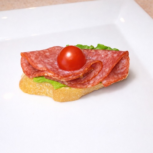 Бутерброд с салями, буфет Камерного театра